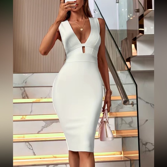Luxe plunging V neck bodycon dress - Picture 13 of 15